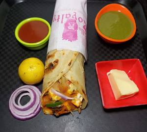 Paneer butter masala roll
