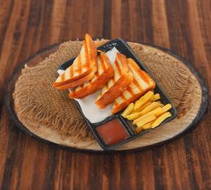 Veg Grilled Sandwich (2 Pcs)