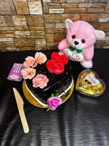 Heart Shape Chocolate Chip Cake Combo