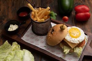 Bulls Eye Chicken Burger