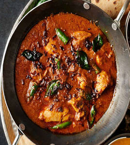 Varutharacha Chicken Curry [p]
