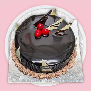 Eggless rich chocolate truffle cake