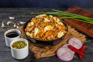 Chicken Chilli Garlic Noodles Regular(750 Ml)