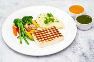 Grilled Paneer With Mashed Potato