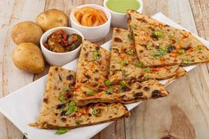 Aloo Paratha with curd