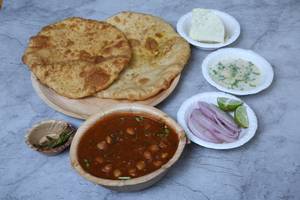 Chole Paneer Bhature