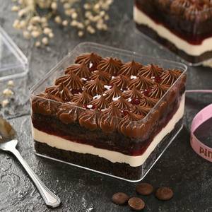 Belgian Chocolate With Raspberry Cake Tub