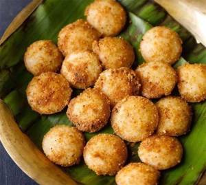 Podi Idli (Mini, 18 Pieces)With  Sundal