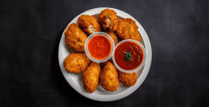 Crispy Cheese Corn Momos [8 Pieces]