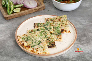 Stuffed Onion Kulcha