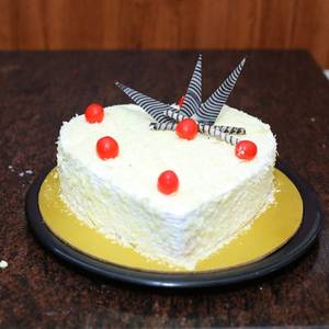 White Forest Cake Eggless