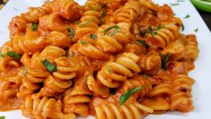 Chicken Hot And Spicy Red Sauce Cheese Pasta