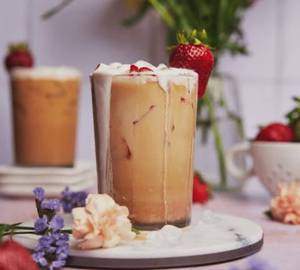 Strawberry whipped coffee