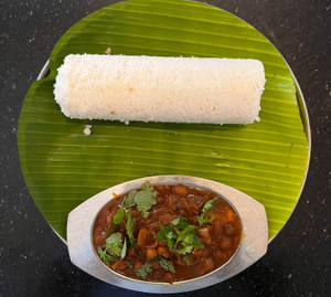 Puttu With Kadala Curry