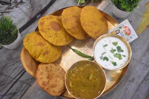 Bedmi Poori (4 Pcs) + Aloo Kachori(2 Pcs) With Aloo Curry And Plain Raita