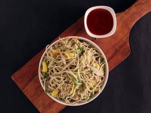 Veg Hakka Noodles [Serves 1, 250 grams]