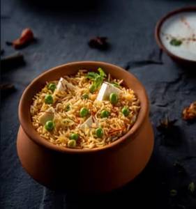 Special Veg Biryani With Raita [Serves 1]