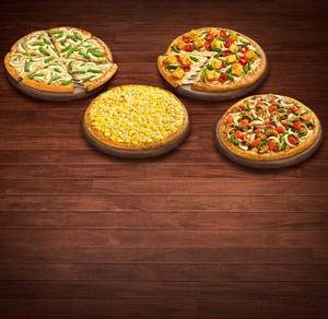 Meal for 4: Veg Cheesy Pizza