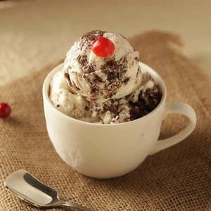 Black Forest Ice Cream (Scoop 70gms)