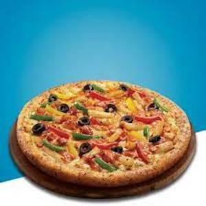 Creamy pasta pizza