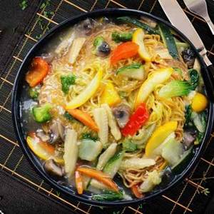 Chicken Pan Fried Noodles (Serves 1-2)