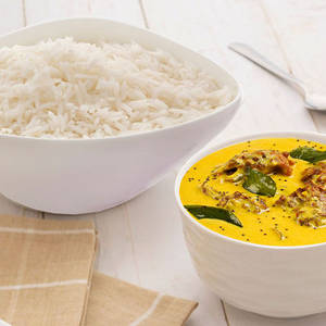 Kadhi Pakoda With Steamed Rice
