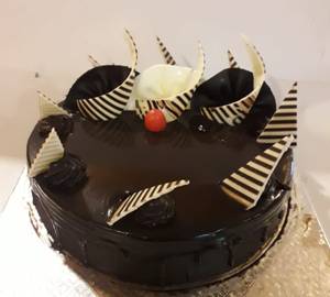 Eggless Rich Truffle 1 Kg Pastry Cake                                                                          