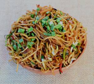 Veg hakka noodles