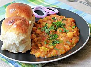 Chole Pav                                                                               