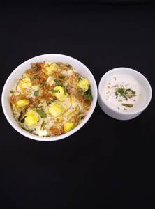 Paneer dum biryani                                        