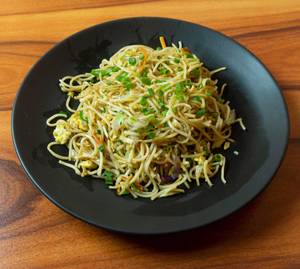 Egg Hakka Noodles