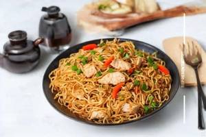 Schezwan Chicken Noodles