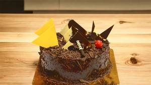 Chocolate Flakes Cake