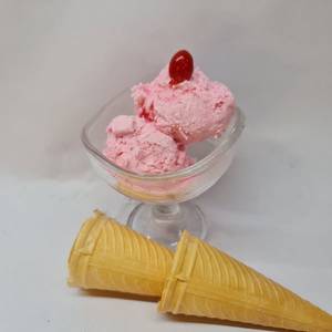 Strawberry Icecream (2 Scoops)