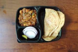 Chole Masala + 4 Tava Roti/ 2 Tava Paratha 