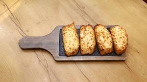 Double Cheese Garlic Bread