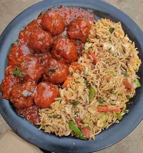 Veg Manchurian Gravy + Fried Rice