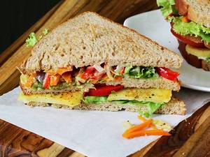 Lush Veg Sandwich, Sauteed Vegetables & Creamy Mash