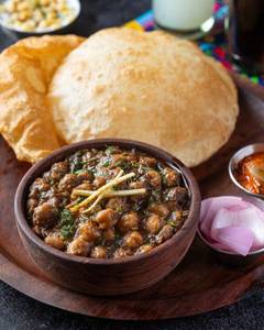 Amritsari Chole With Bhature (3pcs)