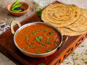 Dal Makhani With Parantha (2 Pcs.-with Garlic)