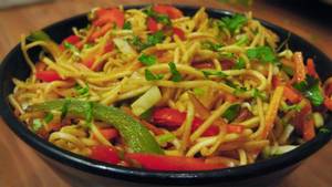 Veg hakka noodles