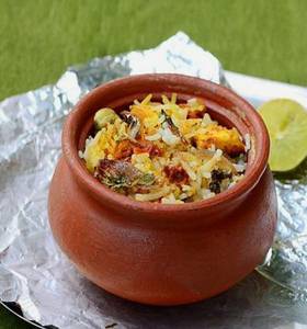 Mati Handi Chicken Biryani