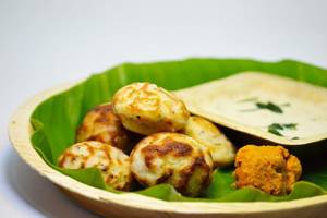 Kuzhi Paniyaram [5 Pieces]