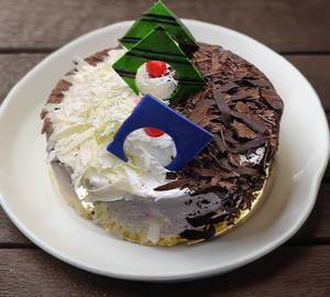 Black and White Forest Cake [500 grams]Knife+Candle+Optional Tag