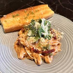 Pasta In Sundried Tomato Pesto