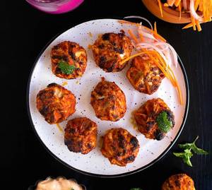 Veg Tandoori Momos[8 pieces]