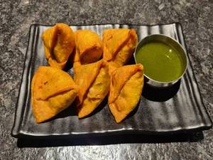 Mini Samosas (6 Pcs)