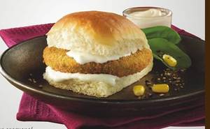 Makka Palak Vada Pav With Cheese 