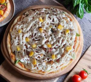 Cheese corn pizza