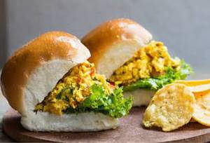 Paneer Bhurji Pav (mouth Melting Premium Paneer)